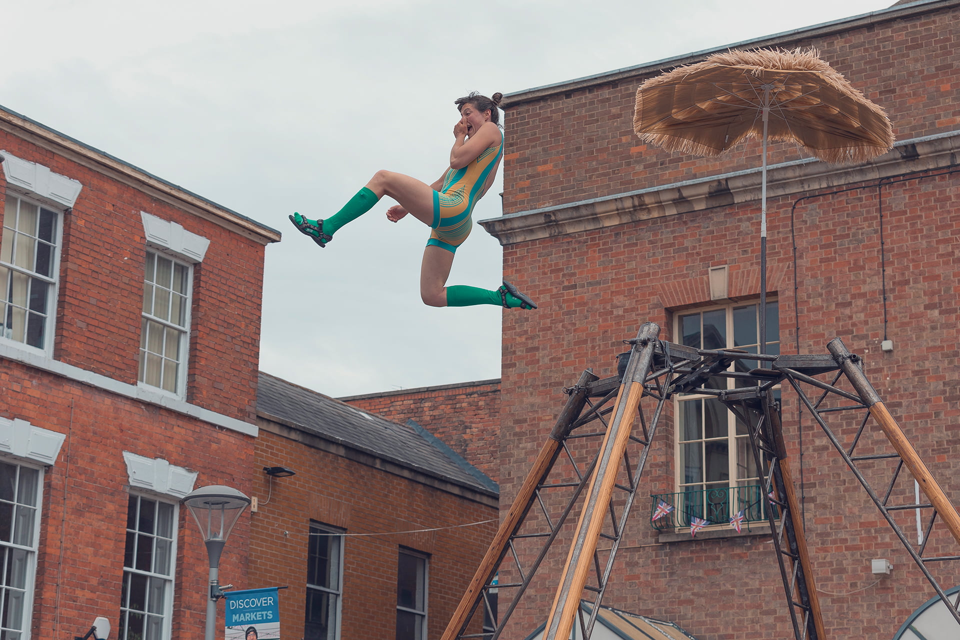 ‘Les Quat&#039;fers en l&#039;air’ performing areal acrobatics at the Revive Festival